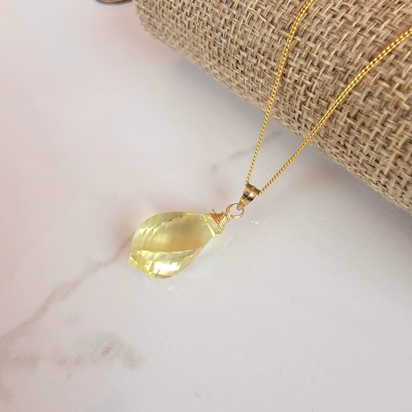 Lemon Quartz  Necklace Minimalist Crystal Gemstone - Picture 4 of 4